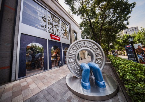 Levi’s® 上海新天地限时空间启幕，珍贵丹宁典藏展开启跨越时代的原创之旅